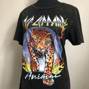 Def Leppard women's t-shirt size small